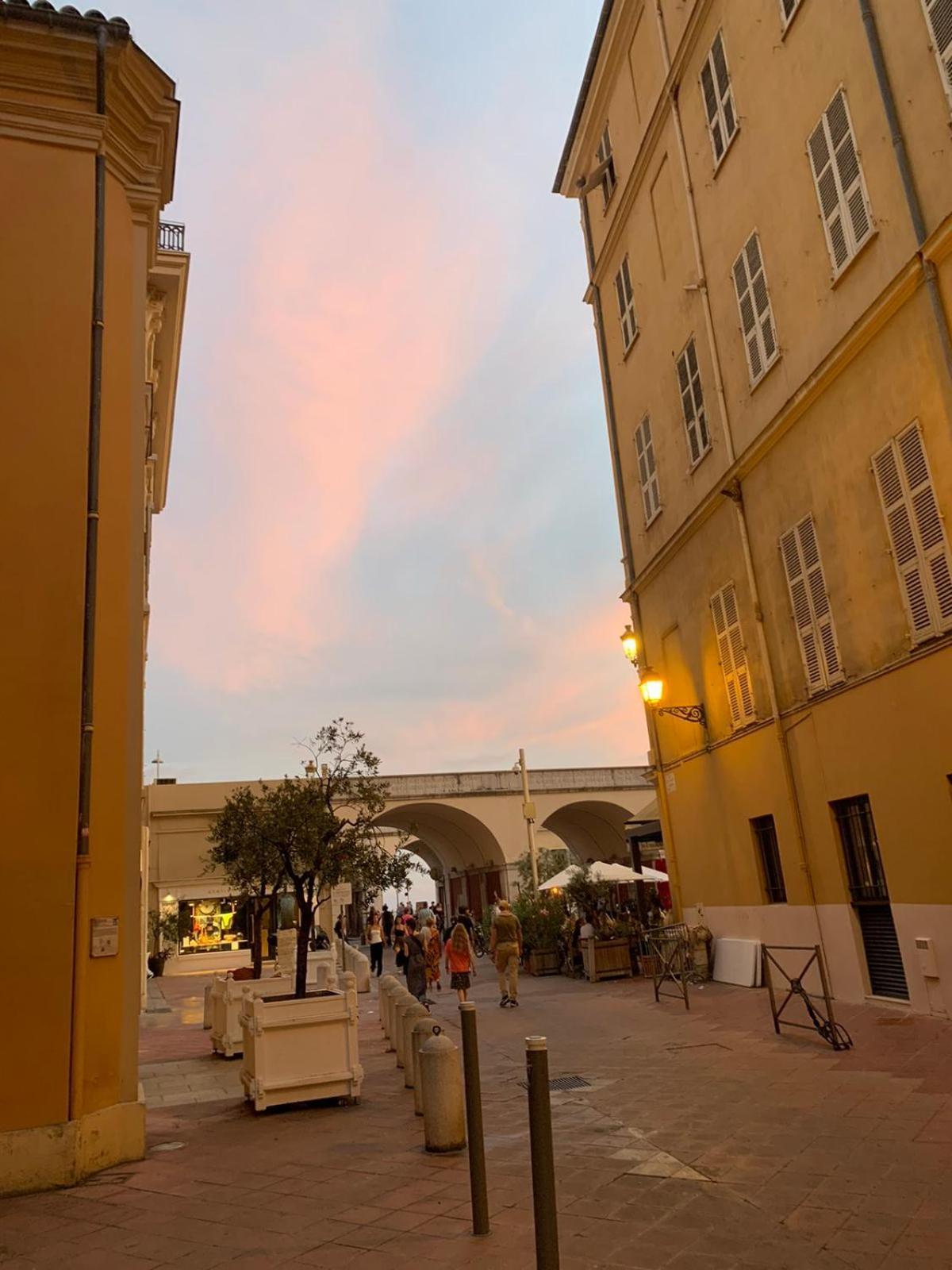 Apartment 33 On The Old Historic Senate Square Nizza Esterno foto